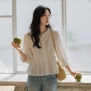 플로럴 자수 페플럼 블라우스