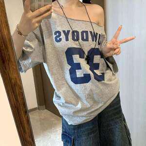 더벨러리 여성 오프숄더 반팔 티셔츠 BCT5026 루즈핏 레터링 프린팅 캐주얼