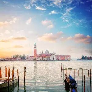 이탈리아 남북완전일주 9일#북부 돌로미티1박 #시내호텔1박 #2대옵션포함[벤츠+대운하] #11대특식 #토스카나 와이너리 #소렌토관광 #치비타 디 반뇨레죠 #시에나