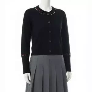 톰브라운 25FW 저지 스티치 크루넥 크롭 캐시미어 가디건 FKC686E Y2001 001