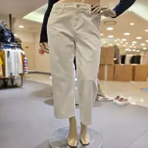 [하프클럽/베네통]베네통 레더 패치 일자 데님 팬츠 BADPA2-611-WH