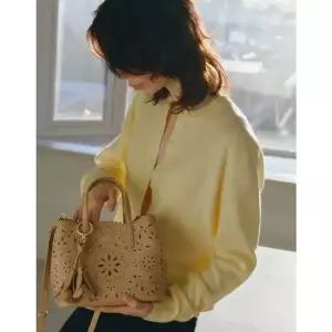 [NS홈쇼핑]DCBA6E575I2 닥스 베이지 소가죽 플라워 펀칭 토트백 S[35777092]