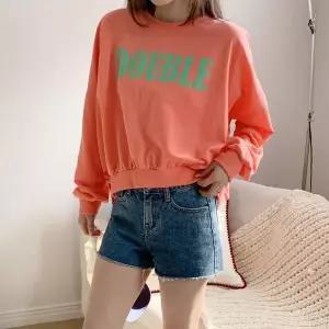 [하프클럽/]여자 엠보 레터링 오버핏 세미크롭 맨투맨