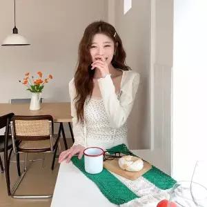 [하프클럽/]여성용 얇은 폴리 슬림핏 꽃무늬 크롭 나시와 가디건 세트