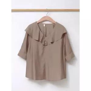 [하프클럽/샵앤]국산 여성 프릴 V넥 정장 출근룩 반팔 블라우스 REI-WBL-5173-모