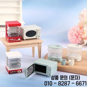 1Pc 시뮬레이션 소형 집 오븐 놀이 주방 베이킹 접시 빵 레트로 냉장고 모델 미니 가구 장난감 장식