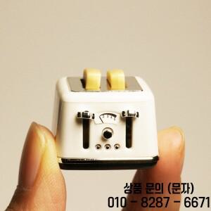 1PCS 1/6 스케일 인형집 미니어처 음식 아침식사 빵 제조기 또는 블라이스 OB11 액세서리용 주전자 모델