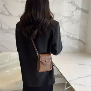 /신상오픈런 여성용 모던 미니 크로스백 데일리 데이트룩