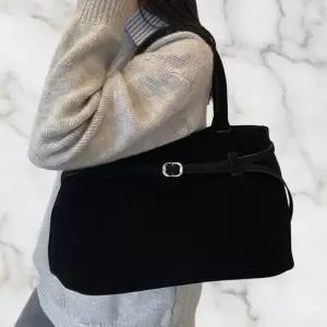 /신상오픈런 여성 스웨이드 가로형 토트백 벨트 수납