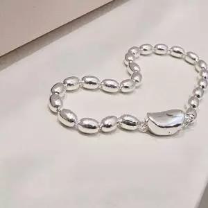 [골드스마일]S758 여성 볼륨 버클 장식 팔찌 소세지 군번줄 유니크 심플 은팔찌