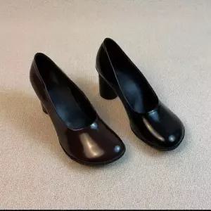 검정 빈티지 여자신발 힐펌프스 스트랩힐 양가죽 스틸레토 통굽 메리제인 펌프스 작은 구두 원템5
