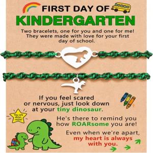 유치원 선물 첫날 엄마 아들 공룡 팔찌를 학교로 돌려보내다