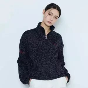 [셀러에이드]다이노소스 여자 호피 집업 자켓 다크퍼플 레오파드 패턴 세미크롭