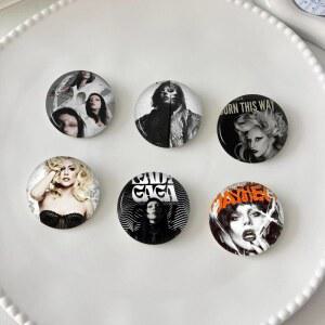 가수 L 레이디 가가 메이헴 새로운 브로치 소프트 버튼 핀 있고 웃긴 스케이트보드 멤 게이머 컬렉션 선물