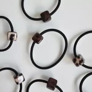 여자 데일리 포인트 레오파드 사각볼 머리끈