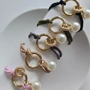 여자 데일리룩 필수 진주 메탈 헤어밴드