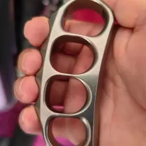 핑거너클 티타늄 합금 주먹 버클 반지 호신용