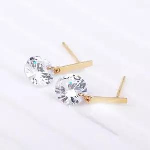 스틱귀걸이 GOLD 비앙코 큐빅 일자침 데일리 금 귀걸이 14K