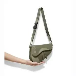 MUST IT_디올 새들백 1ADPO130MDE H05H)