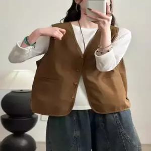 볼사스 여친 캐주얼 빈티지 조끼 레이어드 솔리드 나시 싱글 브이넥 민소매 ADOR1