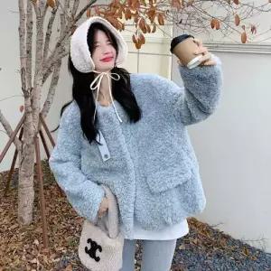 여자 겨울 트렌디 아이템 코트 모피 연청색 털가죽 일체형 램스울 유니크하고 예쁜 상의 HT4