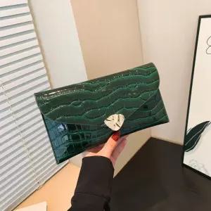 가방 미디엄 와일드 파우치 패션 여성패션 클러치 번디녀 악어무늬 DL5