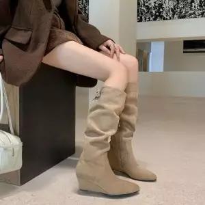 여성 스틸레토 카키색 버클힐 오는 롱부츠 무릎까지 여성패션 폐토풍 라이더부츠 웨지 웨지힐 DL5
