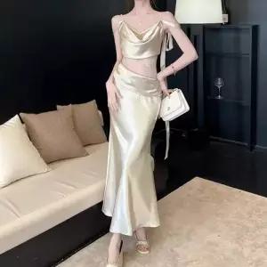 미에스틸로 치마 여친 롱 새틴 시폰 슬림핏 칼라 레이스 셔링 쉬폰 나시 ADOR1