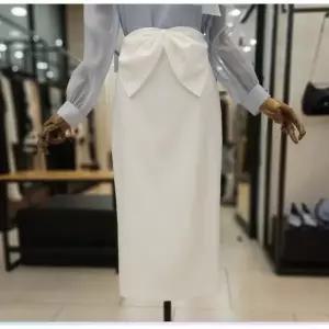 [모조에스핀](하남점)H라인 리본 화이트 스커트 J252XSD007