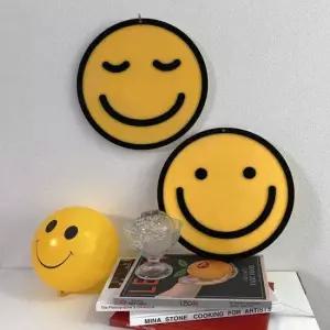 인테리어액자 스마일 옐로우 아크릴 인테리어 홈데코 벽장식 액자