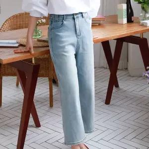 여성 봄 9부 세미배기 뒷밴딩 캣워싱 연청색 청바지