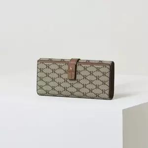 국내 매장판 헤지스 vk 지갑 선물포장*신상*브라운 로고패턴 가죽 장지갑 HIWA3F883W2 여성 여자 정품