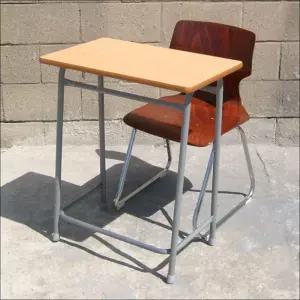 A5-211번/중고학원책상 수강용책상 연수용책상 학교책걸상 연수용테이블 세미나테이블 학원의자 수강용의자 연수용의자 사회대 교탁 칠판 강연대 사물함 중고작업대 조립다이 작업의자 조립의자 교회탁자 교회의