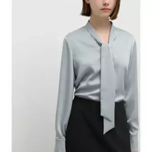 [롯데백화점]쉬즈미스 소프트 배틴 타이 블라우스 SWWBLP32020