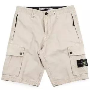 [스톤아일랜드] 남성 와펜 패치 코튼 카고 숏팬츠 데저트 153244530