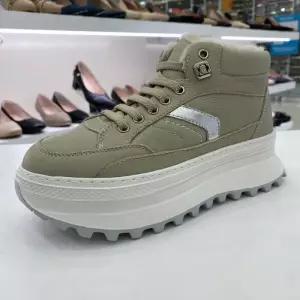 [에스콰이아]여성 경량 퍼 키높이 스니커즈 부츠 YACWSB6O9WH HSYS3A GN