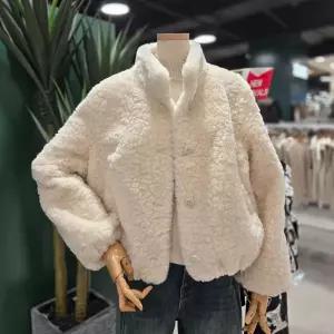 [멜로디가든]로에 하트 퍼 자켓 (M25WBJ120 아이보리)