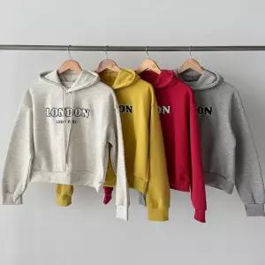 [옷자락]여성용 크롭 기모 후드티셔츠 뽀글이 자수 빨강색 티