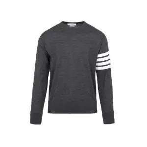 [톰브라운] 26SS 사선완장 클래식 크루넥 풀오버 니트 다크그레이 MKA002A Y1014 022