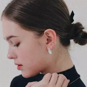 [제이로렌]제이로렌 화이트큐빅 라운드 실버 이어커프 M04075