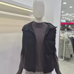 [꼼빠니아]후드집업 덕다운 패딩 베스트 CAFW0-WIV700-450