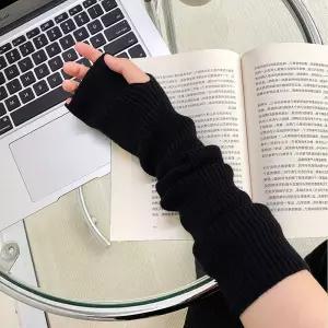 핸드 가을코디 골지니트 암워머