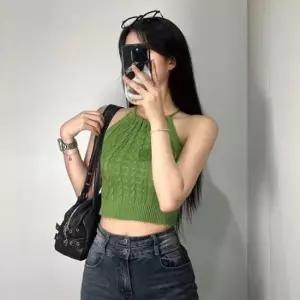 [옷은날개] 여성 꽈배기 홀터넥 니트 끈 나시 티 3color 크롭