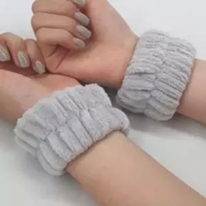 회색 1쌍 세수 손목 팔목 밴드 띠 세면 밴드 물 흘러