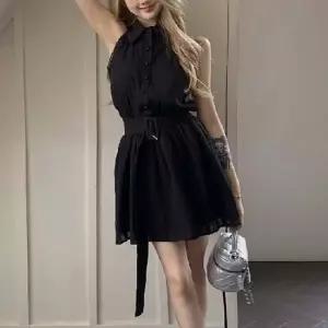 카라넥 홀터넥 플레어 스커트 레이스 미니 원피스