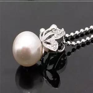 나비 데일 우아한 진주 목걸이