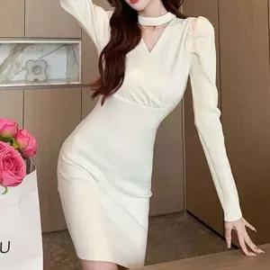 끈 홀터넥 긴팔 니트 어깨 퍼프 크림색 미니 원피스