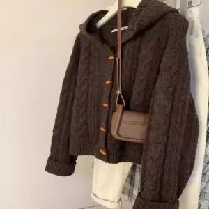 [옷은날개] 여성 2컬러 러블리 떡볶이 단추 꽈배기 후드가디건