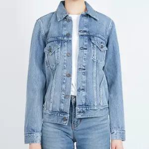 리바이스 여성 청자켓 LMC 스트롱 숄더 트러커 미디엄블루  A03210000