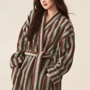 [챠밍 스토어]챠밍 호텔가운 스트라이프 극세사 로브 밍크 수면가운